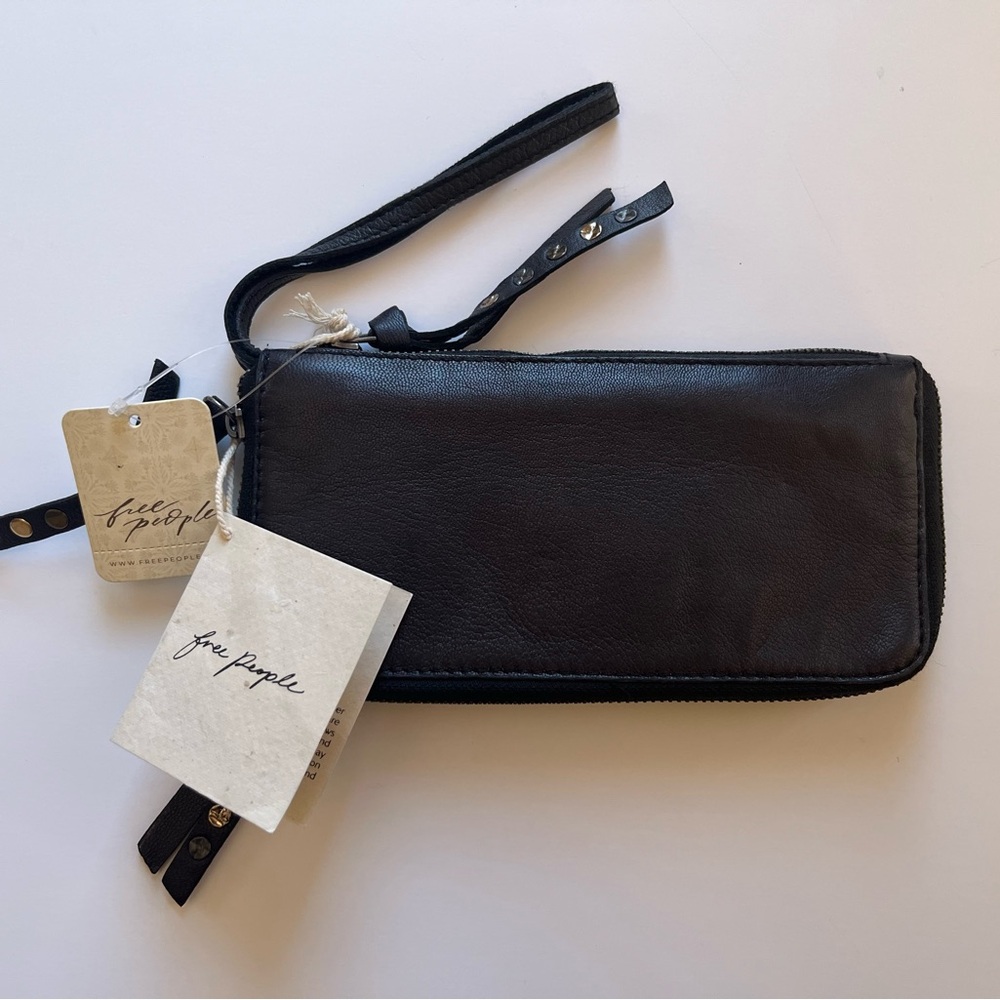 We The Free | NWT Distressed Leather Wristlet Wallet - Picture 3 of 5